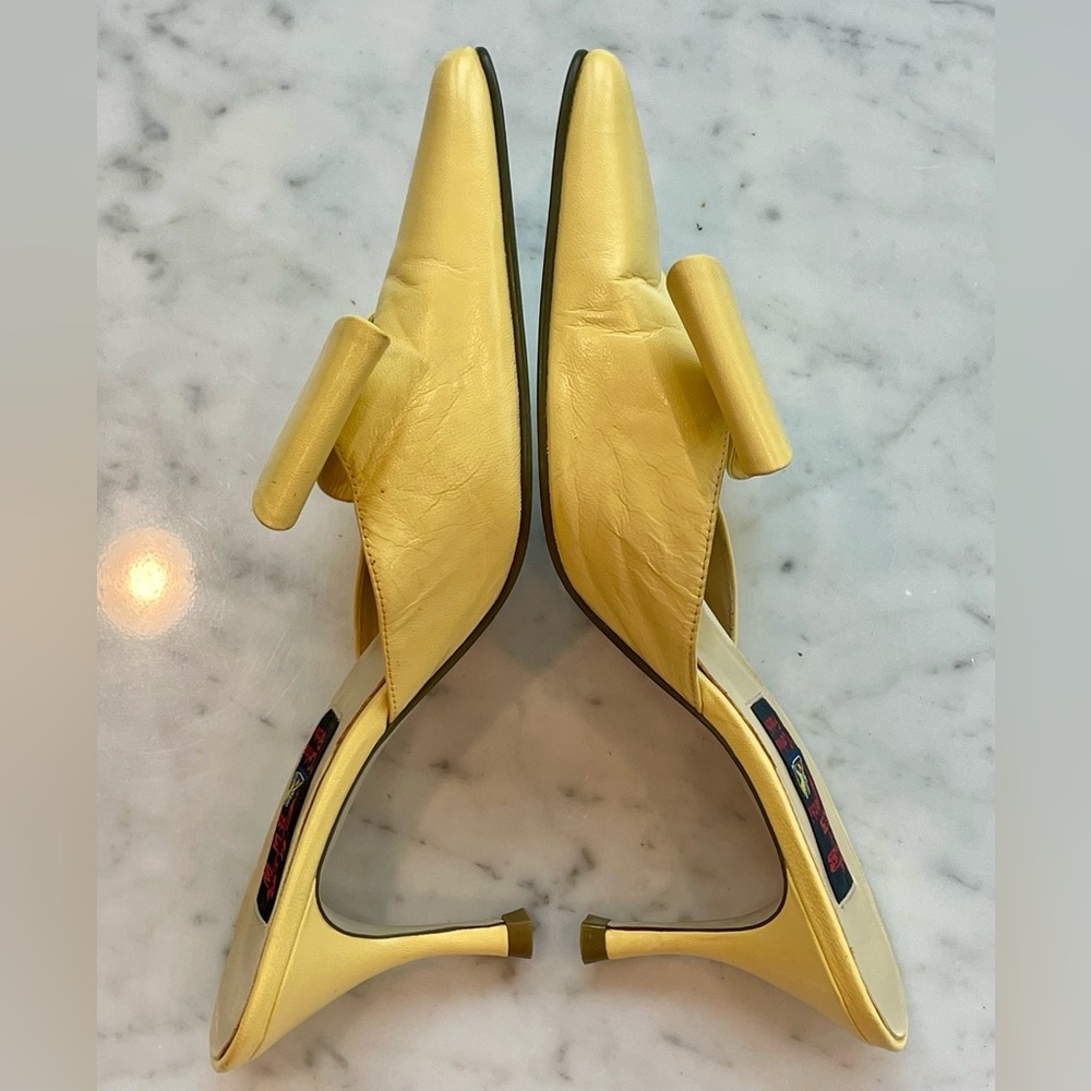 Carlos Falchi leather stiletto mules with bows in butter yellow, 7B, EUC - Picture 9 of 13